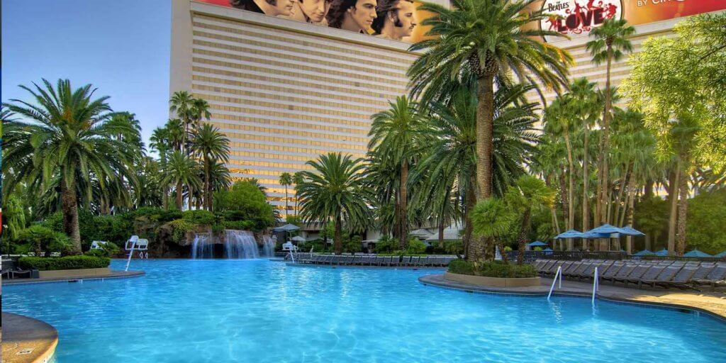 10 Best Pools in Vegas that Aren't Dayclubs | Frost + Sun